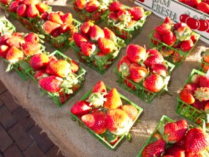 gnv_market-2 strawberries