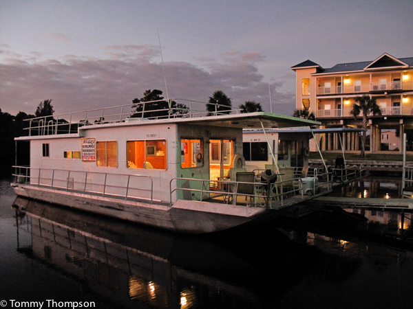 houseboat-1