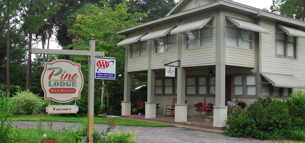 Pine Lodge Bed and Breakfast