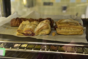 guava & cheese pastelitos (pastry)